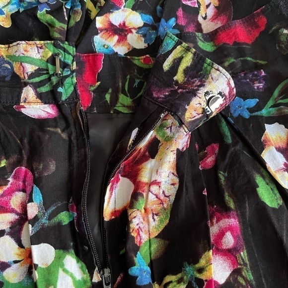 Pick 2/$25 BEAUTIFUL Light Weight Pleated Floral Lined Skirt - Picture 4 of 4